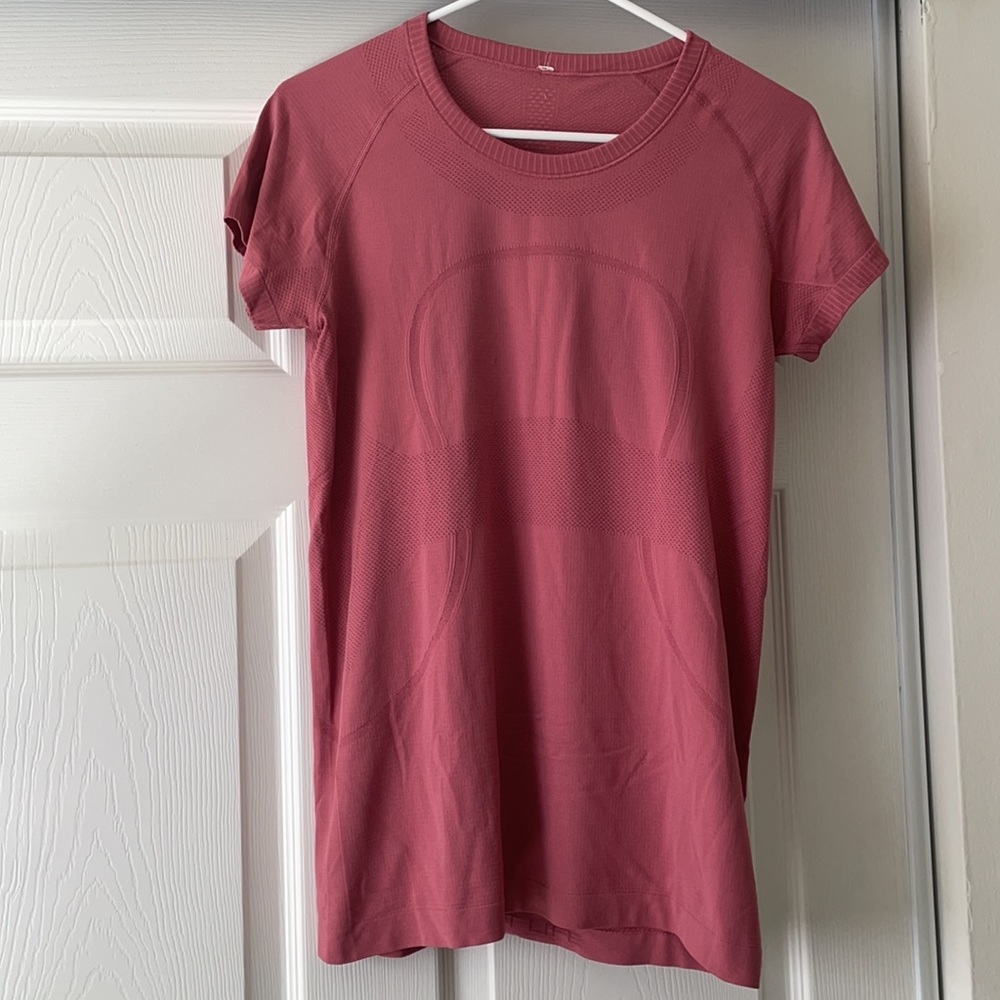 Lululemon Swiftly Tech Short Sleeve in Pink